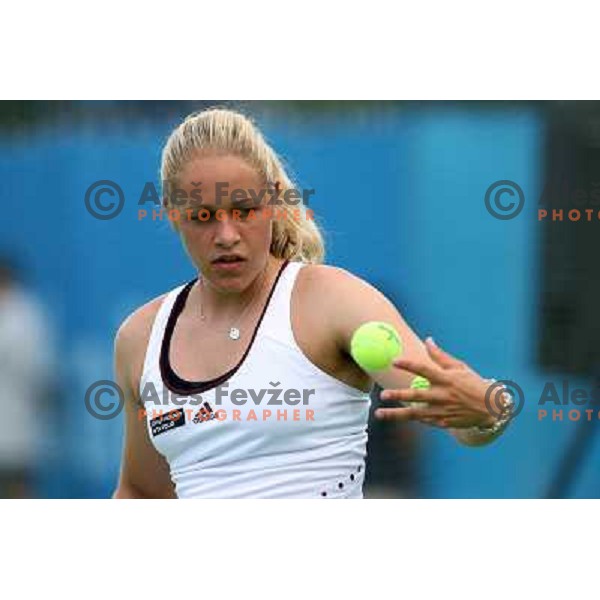 Amanda Elliott (GBR) playing in second round in qualification for WTA Banka Koper Slovenia Open tennis tournament in Portoroz (Slovenia) 20.7.2008. Photo Ales Fevzer 