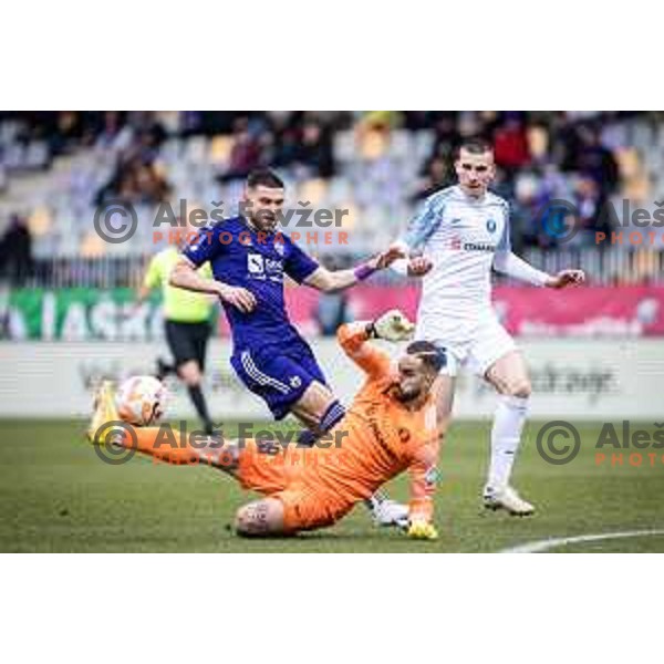 Zan Vipotnik vs Matko Obradovic in action during Prva liga Telemach football match between Maribor and Celje in Ljudski vrt, Maribor, Slovenia on February 26, 2023. Photo: Jure Banfi