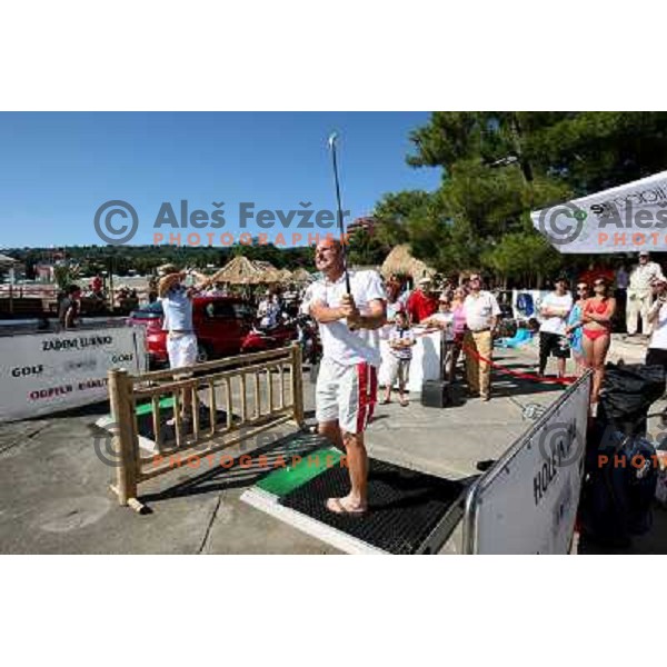 Hole in one water tournament, Alaya Bar, Portoroz, Slovenia 19.7.2008. Photo by Ales Fevzer 
