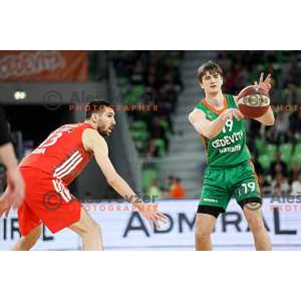 Ognjen Dobric of Crvena Zvezda mts and Lovro Gnjidic of Cedevita Olimpija during ABA League 2022-2023 match between Cedevita Olimpija and Crvena Zvezda mts (SRB) in Ljubljana, Slovenia on April 24, 2023. Foto: Filip Barbalic