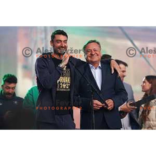 Head Coach Albert Riera and mayor of Ljubljana Zoran Jankovic during championship celebration of Olimpija in Kongresni trg, Ljubljana, Slovenia on May 20, 2023. Foto: Filip Barbalic