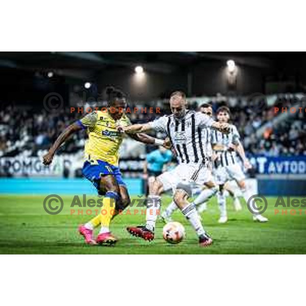 Bede Amarachi Osuji vs Matic Marusko in action during Prva liga Telemach football match between Mura and Koper in Fazanerija, Murska Sobota, Slovenia on October 22, 2023. Photo: Jure Banfi