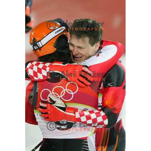 Kostelic objema Schoenfelderja