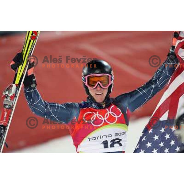 Ligety slavi z amerisko zastavo v roki