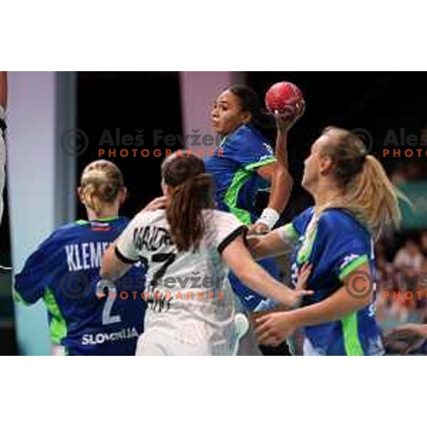 Elizabeth Omoregie of Slovenia in action during Women’s Olympic Handball Tournament match between Slovenia and Germany at Paris 2024 Summer Olympic Games, France on July 30, 2024. Foto: Filip Barbalic
