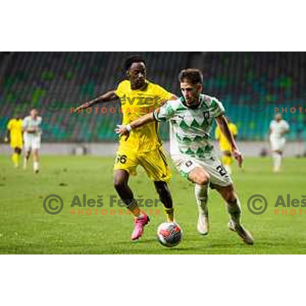 Ilounga Pata of FC Sheriff Tiraspol vs Nemanja Motika of NK Olimpija in action during UEFA Conference League Qualifiers, Round 3, between NK Olimpija Ljubljana (SLO) and FC Sheriff Tiraspol (MDA) in Ljubljana, Slovenia on August 8th, 2024. Photo: Grega Valancic / alesfevzer.com