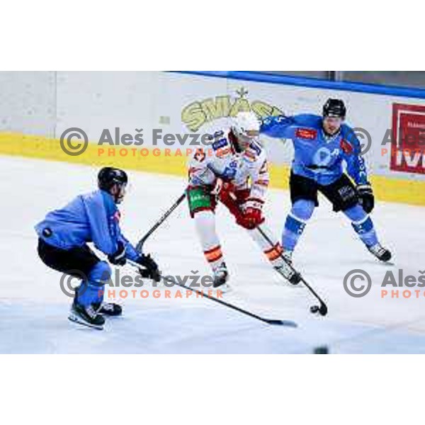 Thomas Hundertpfund of KAC Klagenfurt and Kale Kerbashian of SZ Olimpija in action during IceHL hockey match between SZ Olimpija and KAC Klagenfurt in Ljubljana, Slovenia on November 17, 2024. Photo: Filip Barbalic