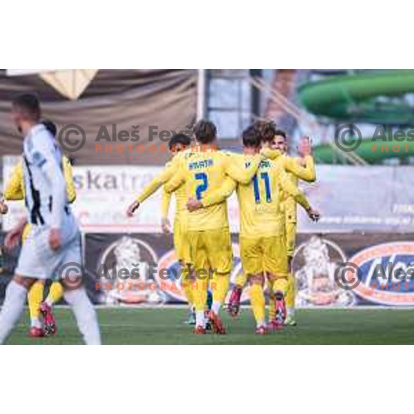 Domzale celebrating goal during Prva liga Telemach 2024/2025 football match between Mura and Domzale in Fazanerija Murska Sobota, Slovenia on April 10, 2025 Photo: Sebastijan Andrejek Bukovec