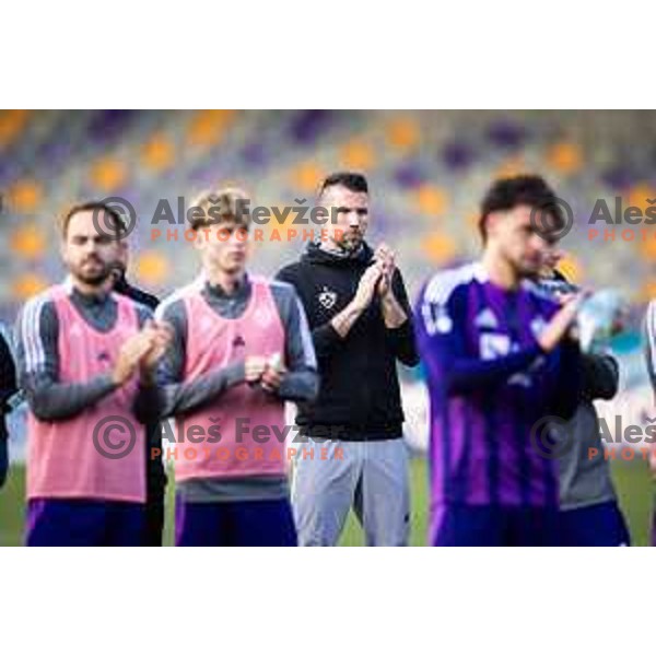 Bostjan Cesar, head coach of Maribor celebrating with Viole after Prva liga Telemach football match between Maribor and Primorje in Ljudski vrt, Maribor, Slovenia on May 11, 2025. Photo: Jure Banfi