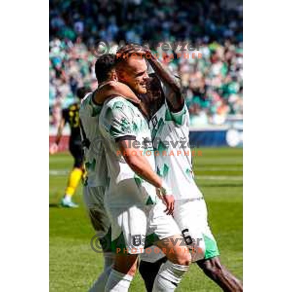 Alex Tamm and players of Olimpija celebrate a goal during Prva liga Telemach 2024/2025 football match between Olimpija and Kalcer Radomlje in Ljubljana, Slovenia on May 17, 2025