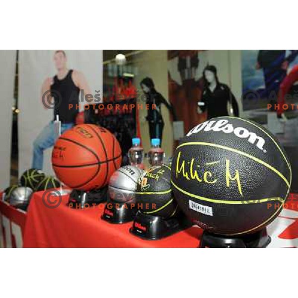 Marko Milic ball at the presentation and press conference of the Marko Milic basketball ball , Intersport , Mercator Center Siska, 17.10.2008 