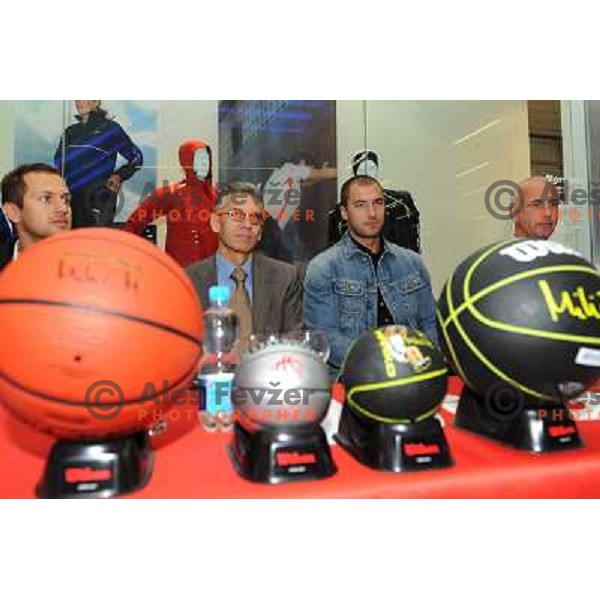 Press conference at the presentation and press conference of the Marko Milic basketball ball , Intersport , Mercator Center Siska, 17.10.2008 