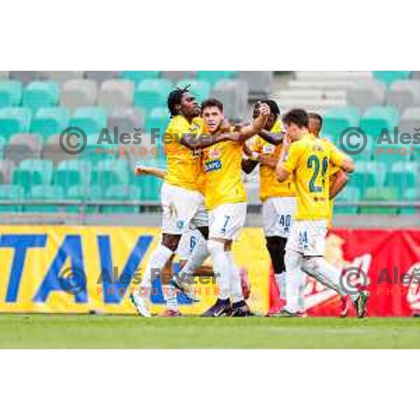 Aldin Jakupovic and players of of Bravo celebrate a goal during Prva liga Telemach 2025/2026 football match between Bravo and Mura in Ljubljana, Slovenia on July 26, 2025