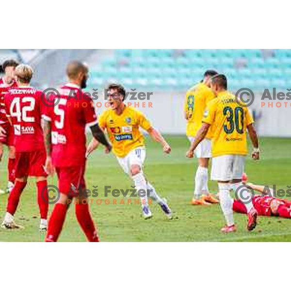 Martin Pecar scores and celebrates a goal during Prva liga Telemach 2025/2026 football match between Bravo and Aluminij in Ljubljana, Slovenia on August 9, 2025