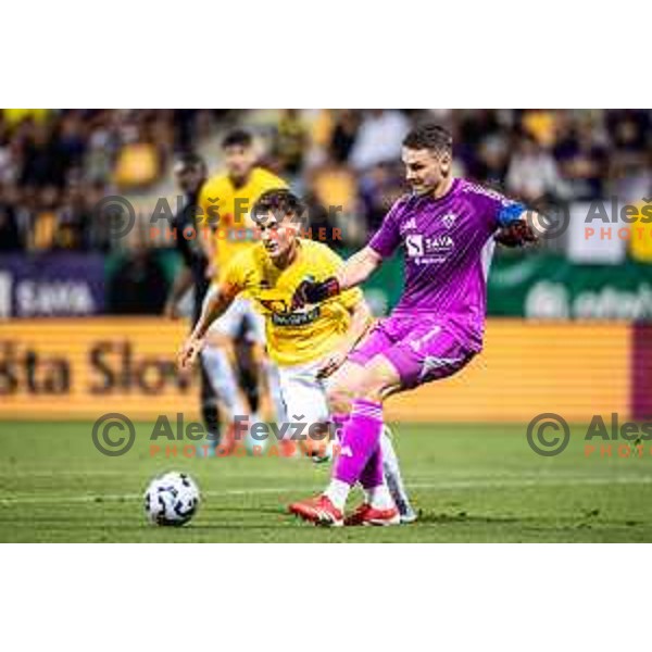 Azbe Jug in action during Prva liga Telemach 2025/26 football match between NK Maribor and NK Bravo Big Bang in Ljudski vrt, Maribor, Slovenia on August 16, 2025. Photo: Jure Banfi