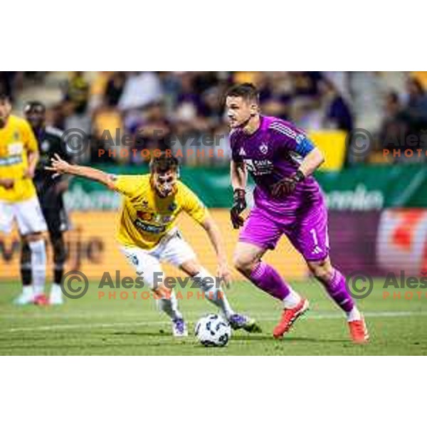 Azbe Jug in action during Prva liga Telemach 2025/26 football match between NK Maribor and NK Bravo Big Bang in Ljudski vrt, Maribor, Slovenia on August 16, 2025. Photo: Jure Banfi