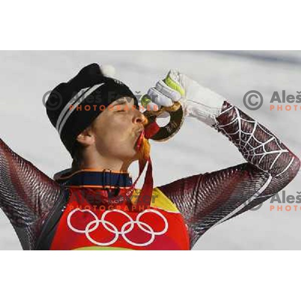 Dorfmaister Michaela kisses gold medal