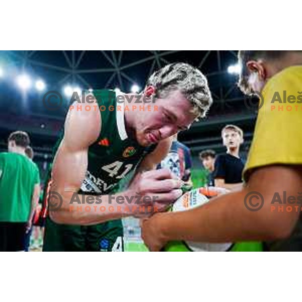 Ziga Daneu of Cedevita Olimpija with fans after preseason friendly match between Cedevita Olimpija and Cedevita Zagreb in Ljubljana, Slovenia on September 12, 2025. Photo: Filip Barbalic