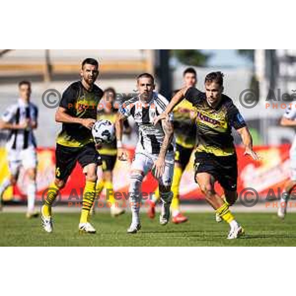 Dario Vizinger vs Ivan Calusic in action during Prva liga Telemach 2025/26 football match between NK Mura and NK Kalcer Radomlje in Fazanerija, Murska Sobota, Slovenia on September 21, 2025. Photo: Jure Banfi
