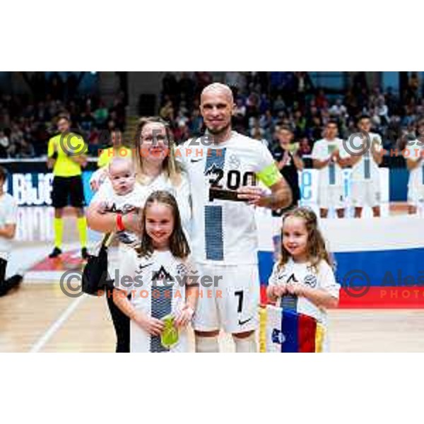 Igor Osredkar of Slovenia with family and award for his 200th national team appearance at Futsal Friendly match between Slovenia and Croatia in Dvorana Kodeljevo, Ljubljana, Slovenia on October 17, 2025. Photo: Filip Barbalic