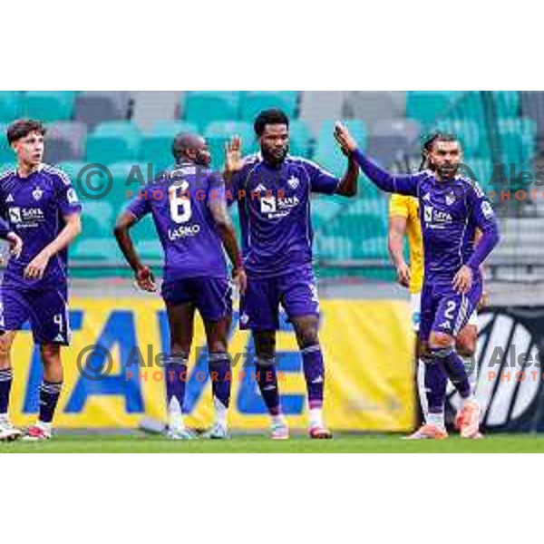 Benjamin Tetteh and players of Maribor celebrate a goal during Prva liga Telemach 2025/2026 football match between Bravo Big Bang and Maribor in Ljubljana, Slovenia on November 1, 2025