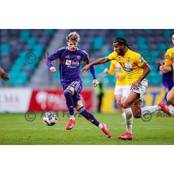 Tine Cuk of Maribor in action during Prva liga Telemach 2025/2026 football match between Bravo Big Bang and Maribor in Ljubljana, Slovenia on November 1, 2025