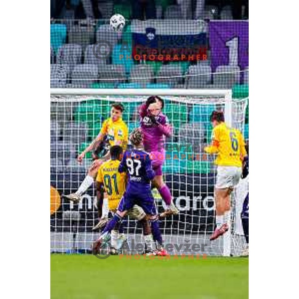 Azbe Jug in action during Prva liga Telemach 2025/2026 football match between Bravo Big Bang and Maribor in Ljubljana, Slovenia on November 1, 2025