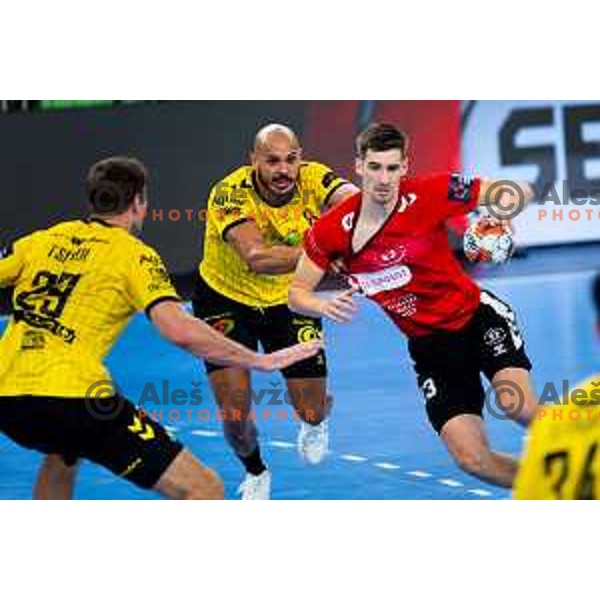 Tadej Kljun of RD LL Grosist Slovan in action during EHF Men’s European League 2025/2026 handball match between RD LL Grosist Slovan (SLO) and Fraikin BM. Granollers (ESP) in Stozice, Ljubljana, Slovenia on November 11, 2025. Photo: Filip Barbalic