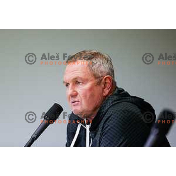 Matjaz kek, head coach of Slovenia during FIFA World Cup 2026 European Qualifiers match between Slovenia and Kosovo in SRC Stozice, Ljubljana, Slovenia on Noivember 15, 2025