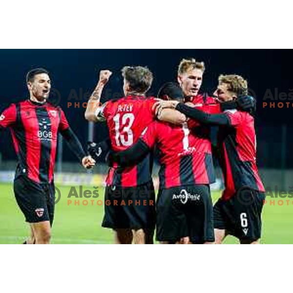 Roger Andretty Murillo Soto and players of Primorje celebrate a goal during Prva liga Telemach 2025/2026 football match between Primorje and Mura in Ajdovscina, Slovenia on November 23 , 2025
