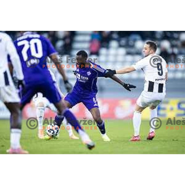 Bradley M’Bondo vs Robert Muric in action during Prva liga Telemach 2025/26 football match between NK Mura and NK Maribor in Fazanerija, Murska Sobota, Slovenia on November 29, 2025. Photo: Jure Banfi