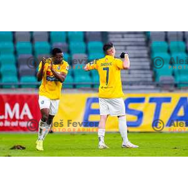 Aldin Jakupovic and players of Bravo celebrate a goal during Prva liga Telemach 2025/2026 football match between Bravo Big Bang and Olimpija in Ljubljana, Slovenia on December 7, 2025