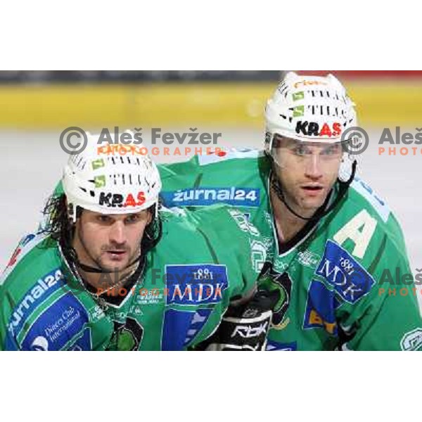 Banham (left) and Kuznik at ice hockey match Tilia olimpija- VSV in EBEL leageu, played in Hala Tivoli 5.12.2008. Tilia Olimpija won 7:5 after penalty shot-out 