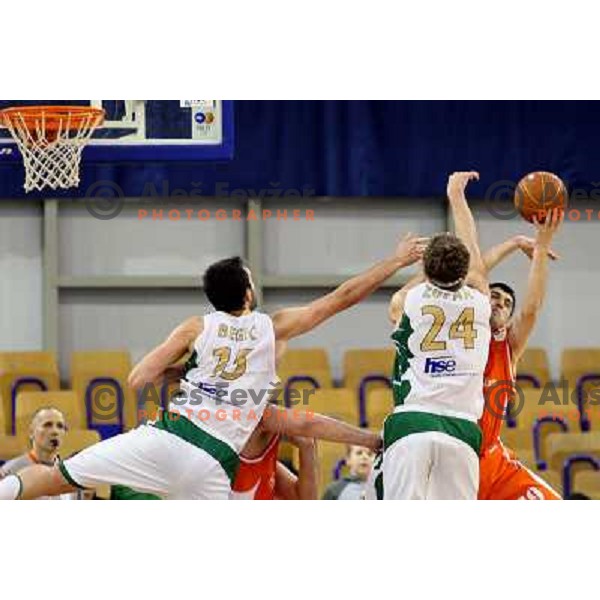 Begic and Zupan at basketball match Union Olimpija- Hemofarm Stada in NLB league, played in Hala Tivoli, Ljubljana 6.12.2008. Hemofarm Stada won in over-time 108:100 