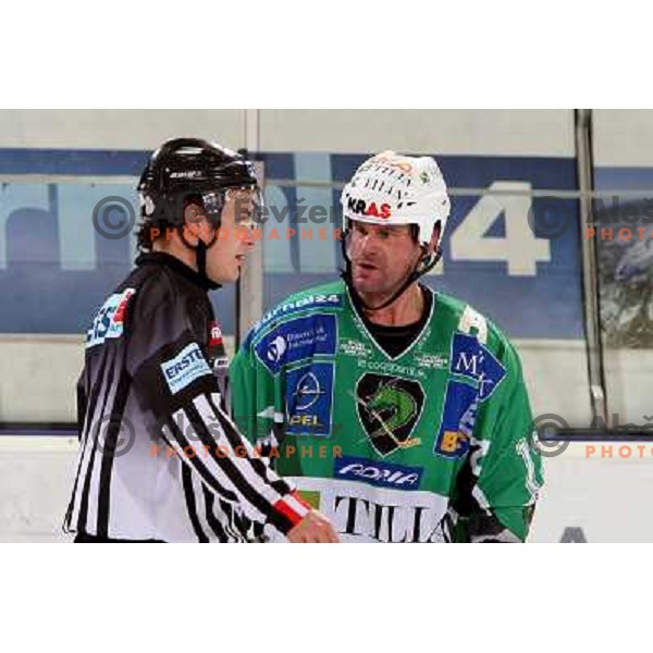 Todd Elik talks to a referee at ice hockey match Tilia Olimpija-Graz 99ers in round 33 of EBEL league, played in Hala Tivoli, Ljubljana 14.12.2008 