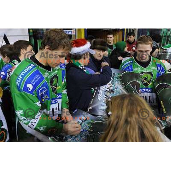 Muric and Music at ice hockey match in the EBEL League , Tilia Olimpija - Graz 99ers, 26.12.2008 Hala Tivoli, Ljubljana 