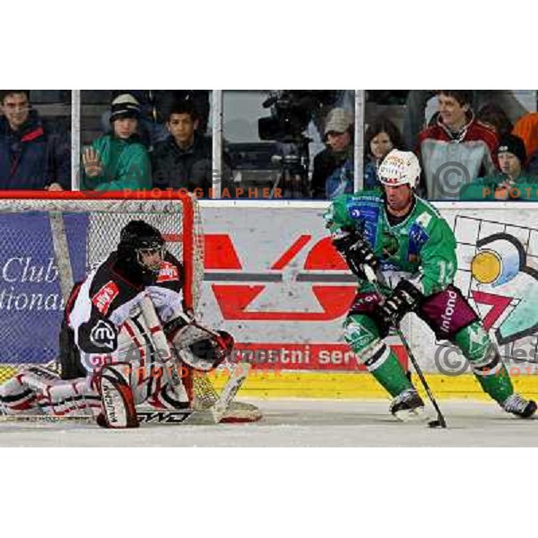 Gaber Glavic (30) and Todd Elik (12) 