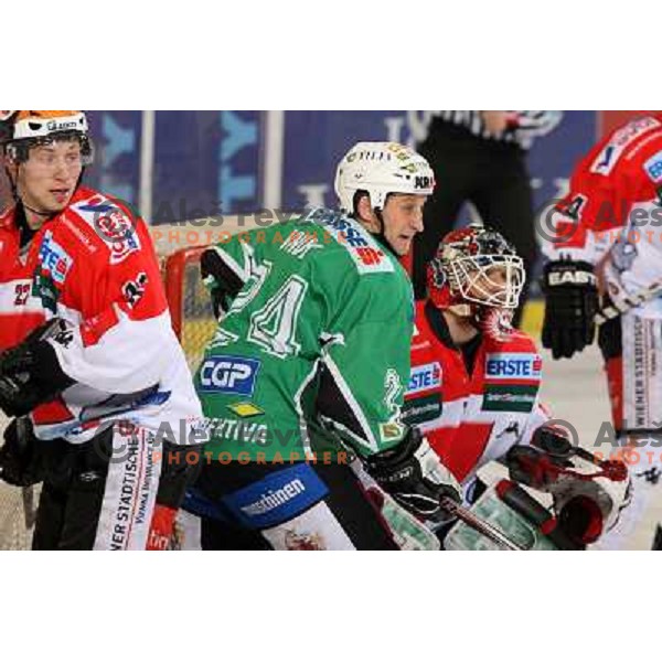 Tomaz Vnuk at ice hockey match Tilia Olimpija- TWK Innsbruck in round 42 of Ebel league, played in Hala Tivoli, Ljubljana 6.1.2008. TWK innsbruck won 3:2 after penalty shot-out 