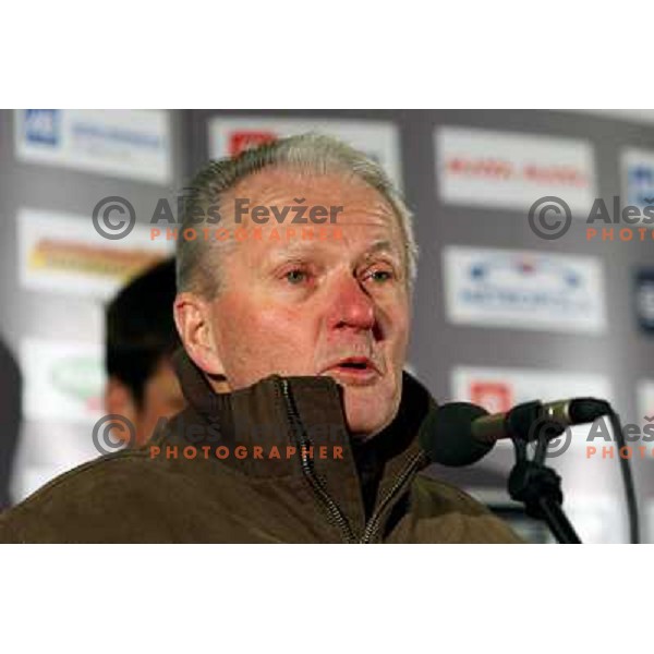 Janez Pavcic gives a speech during Teja Gregorin\'s reception at Brnik Airport 23.2.2009 after she won silver medal at World Biathlon Championships in South Korea 