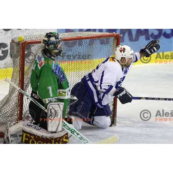 Ice hockey match Tilia Olimpija- Medvescak in first match of semi-final of Slovenian National championship, played in Hala Tivoli, Ljubljana, 6.3.2009 