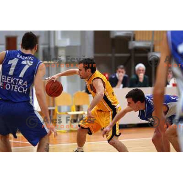 Cmer and Ivanovic at basketball match Luka Koper-Elektra Esotech in round 21 of UPC league, played in Koper 7.3.2009. Elektra Esotech won 95:81 