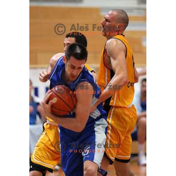 Cup and Kunc basketball match Luka Koper-Elektra Esotech in round 21 of UPC league, played in Koper 7.3.2009. Elektra Esotech won 95:81 