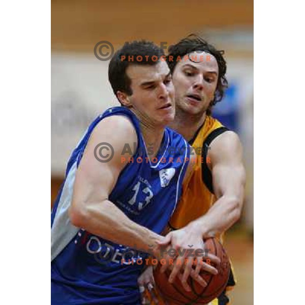 Ivanovic and Nachbar at basketball match Luka Koper-Elektra Esotech in round 21 of UPC league, played in Koper 7.3.2009. Elektra Esotech won 95:81 