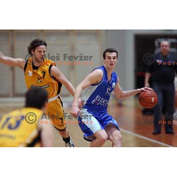 Nachbar and Ivanovic at basketball match Luka Koper-Elektra Esotech in round 21 of UPC league, played in Koper 7.3.2009. Elektra Esotech won 95:81 