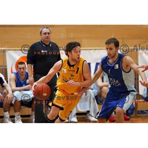 Nachbar at basketball match Luka Koper-Elektra Esotech in round 21 of UPC league, played in Koper 7.3.2009. Elektra Esotech won 95:81 