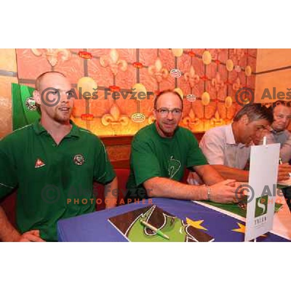 Andrej Tavzelj, Dany Gelinas, new head cocah of Tilia Olimpija ,Mitja Mejac, Matjaz Sekelj at press conference of HDD Tilia Olimpija in Pizzeria Foculus, Ljubljana 27.5.2009 