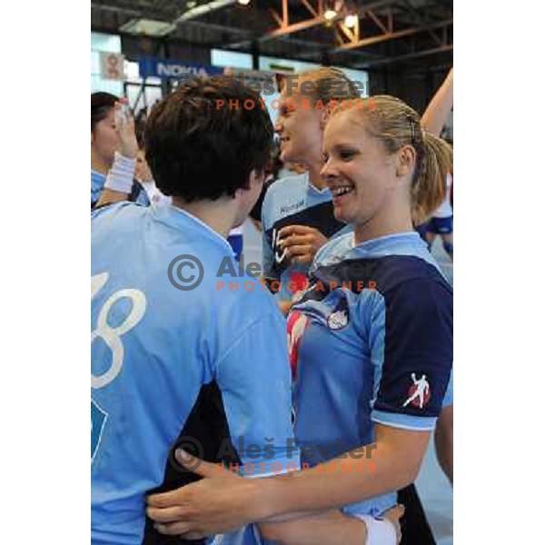 Slovenian handball team at handball match Slovenia - Italy, friendly match of theslovenian women\'s national handball team , Kodeljevo , Ljubljana 
