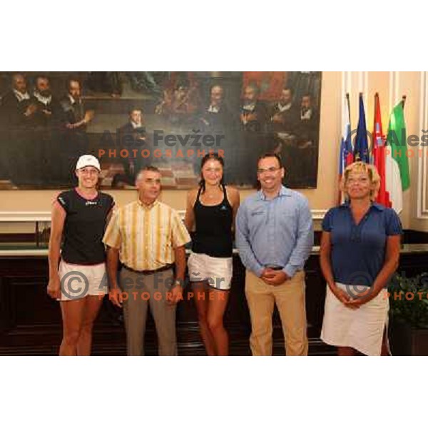 Katarina Srebotnik (SLO) and Dinara Safina (RUS) enjoyed summer sun during visit in Piran, played exhibition match on Tartini square and signed the book on honour in municipality of Piran 