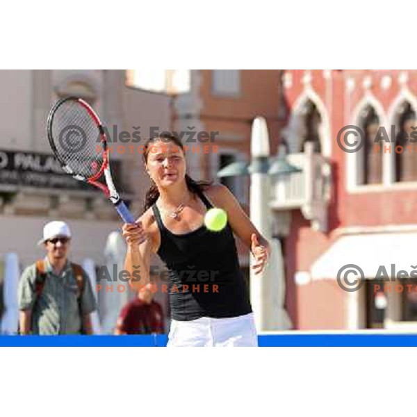  Dinara Safina (RUS) enjoyed summer sun during visit in Piran, played exhibition match on Tartini square and signed the book on honour in municipality of Piran 