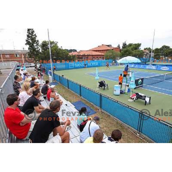 Spectators during action in first round of Qualifications for Banka Koper Slovenia Open, WTA tour tournament, Portoroz 18.7.2009 